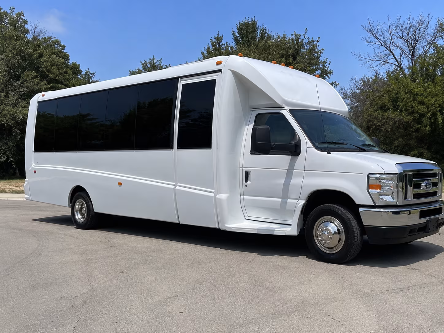 Bakersfield Birthday, Sweet 16, & Quinceañera Party Bus Rentals