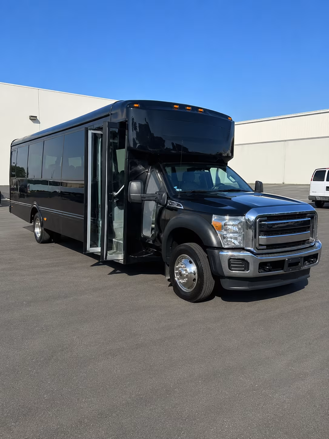Camarillo Winery Tour & Pub Crawl Transportation