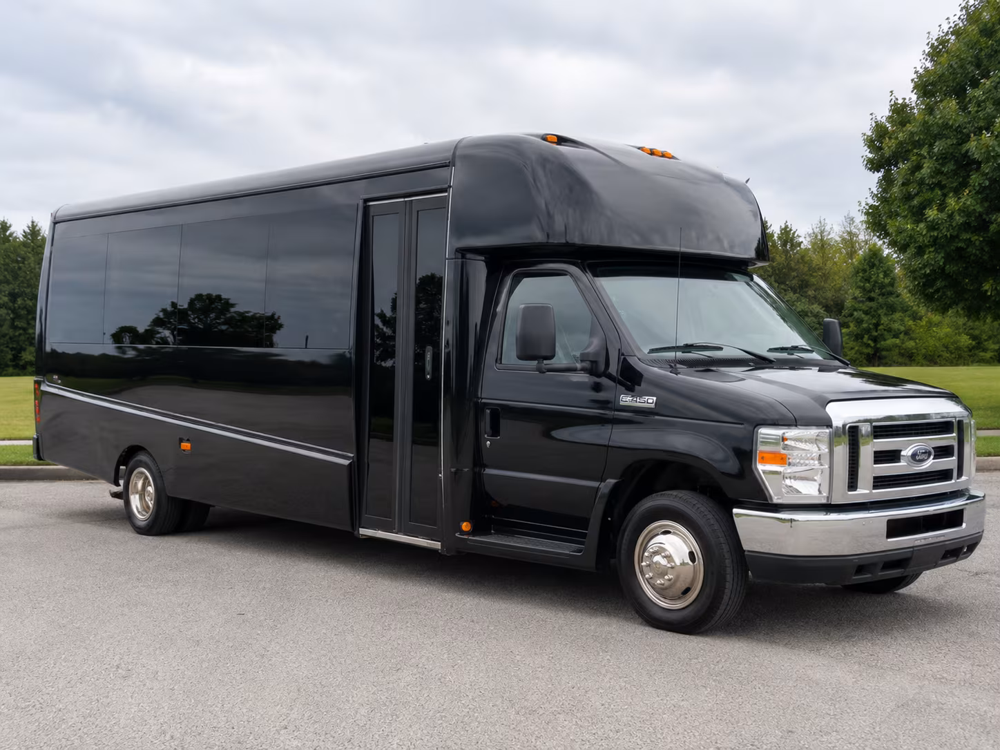Santa Maria Airport Shuttle & Transportation party bus exterior